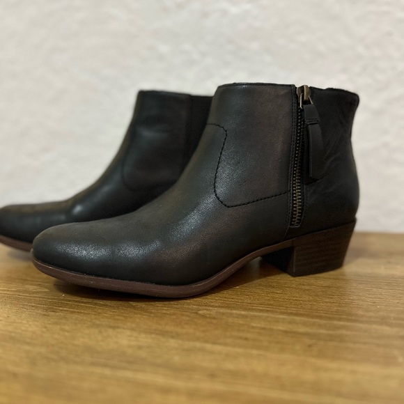Lucky Brand Size 8 Ankle Boot - Picture 3 of 3